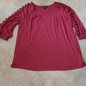 Maroon Flowy Blouse with criss cross Sleeve with button